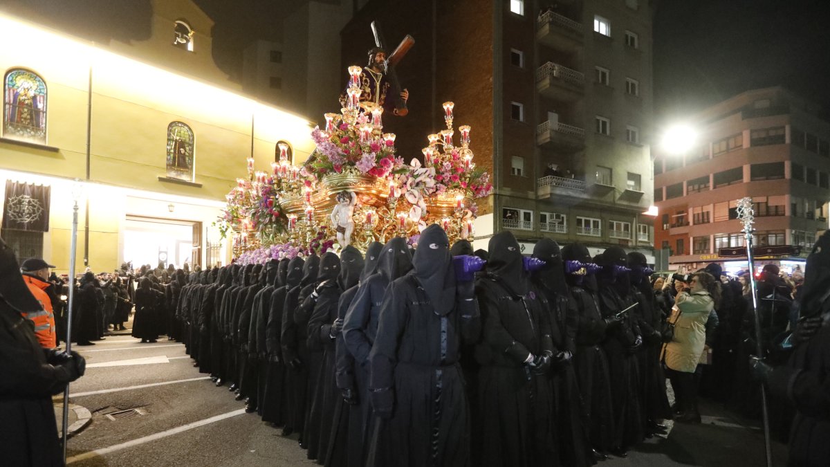 Un momento de la Procesión de la Pasión.