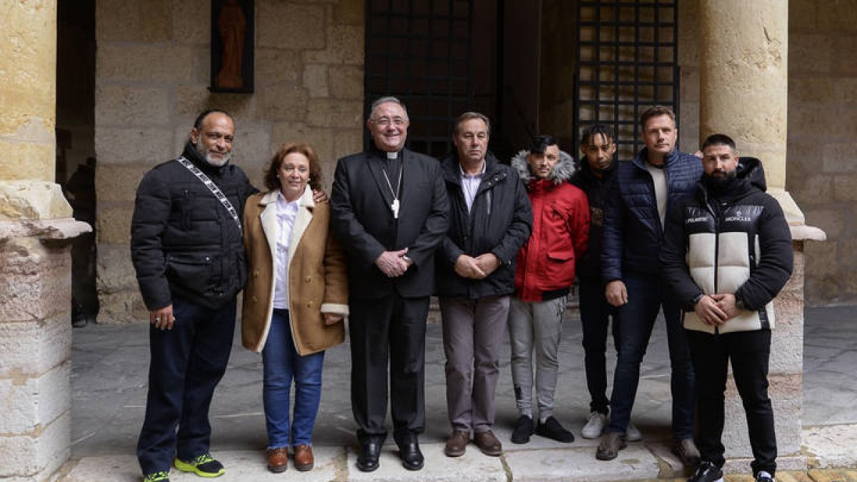 Ocho reclusos de Villahierro saldrán en la procesión, cinco del CIS, un voluntario de Cáritas y la mujer indultada