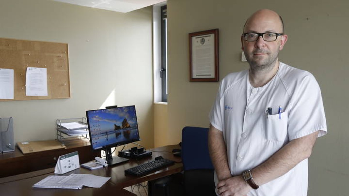 Luis Carazo, jefe del servicio de Neumología del Hospital de León