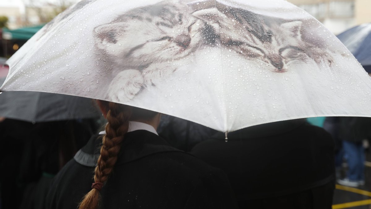 Imagen de archivo de un procesión suspendida a causa de la lluvia.