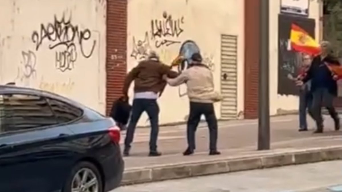 Captura de pantalla del vídeo que muestra la agresión.