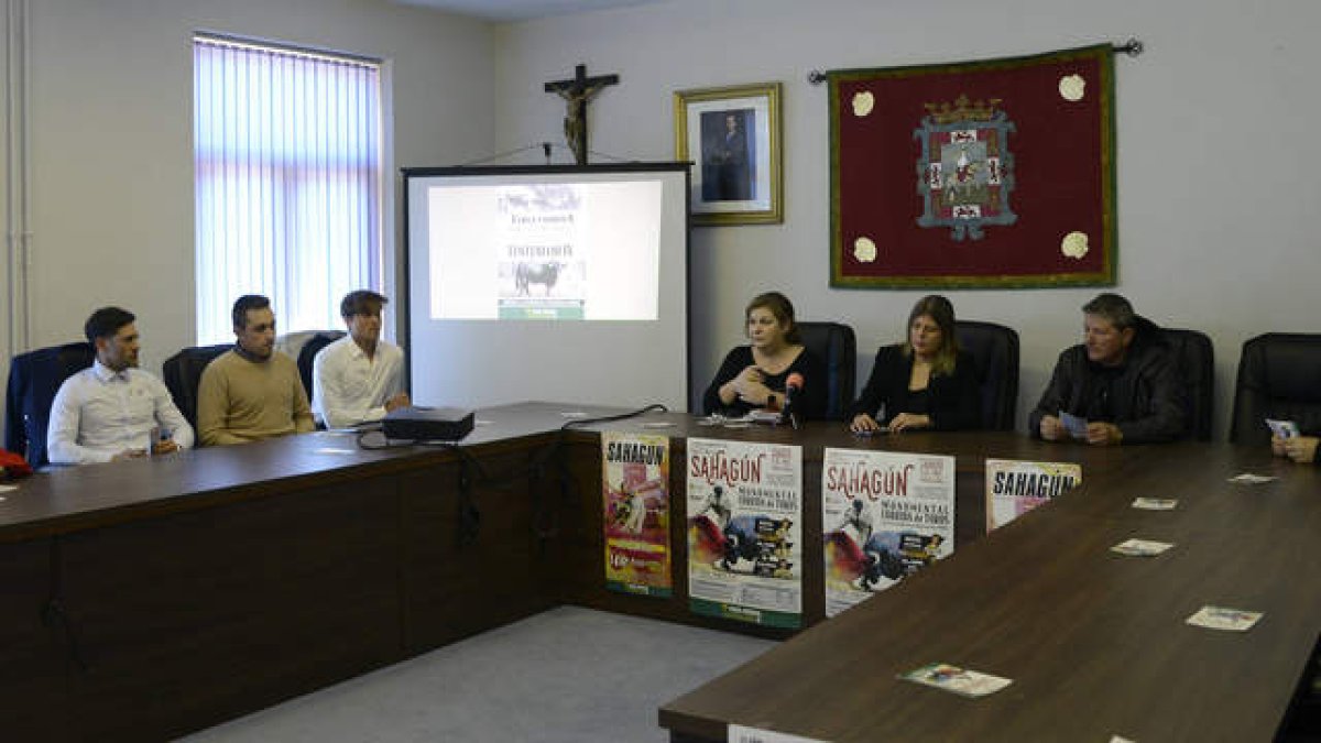 La presentación de la feria taurina tuvo lugar en el Ayuntamiento de Sahagún.