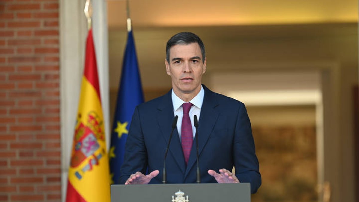 El presidente del Gobierno, Pedro Sánchez, durante su comparecencia institucional ayer.