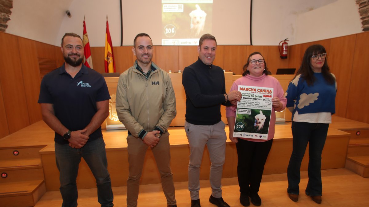 José Almeida, Víctor Manuel Franco Vuelta, Iván Alonso, Natalia Ramos e Isabel Álvarez.