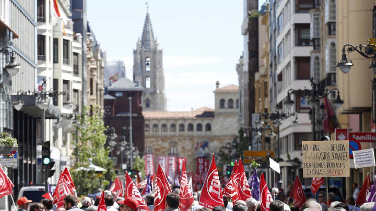 Una manifestación del 1 de mayo en León.
