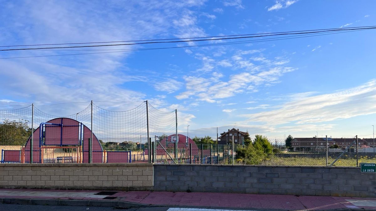 Terrenos para la instalación de un edificio de usos múltiples en Ribaseca.