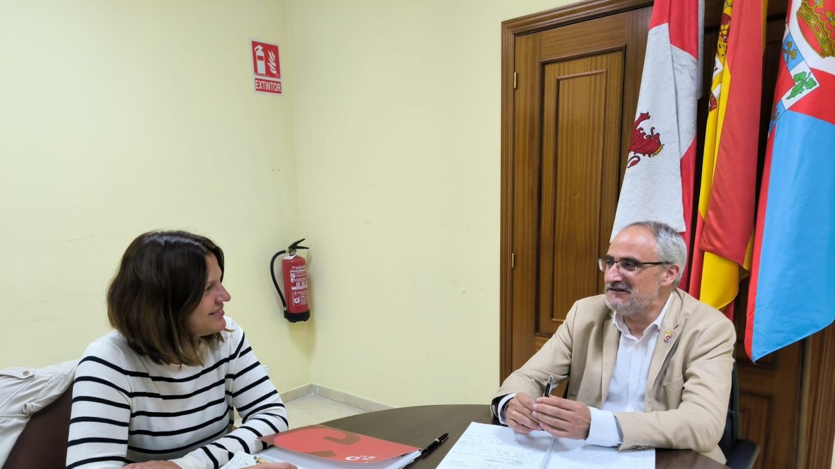 La directora general de la Ciuden y el presidente del Consejo Comarcal.