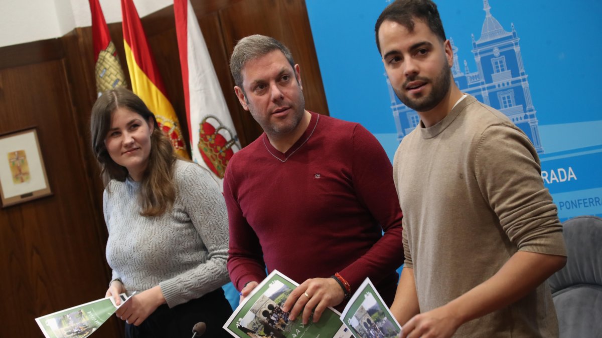 Los tres integrantes de la presentación del curso Erasmus+ en Peñalba de Santiago.