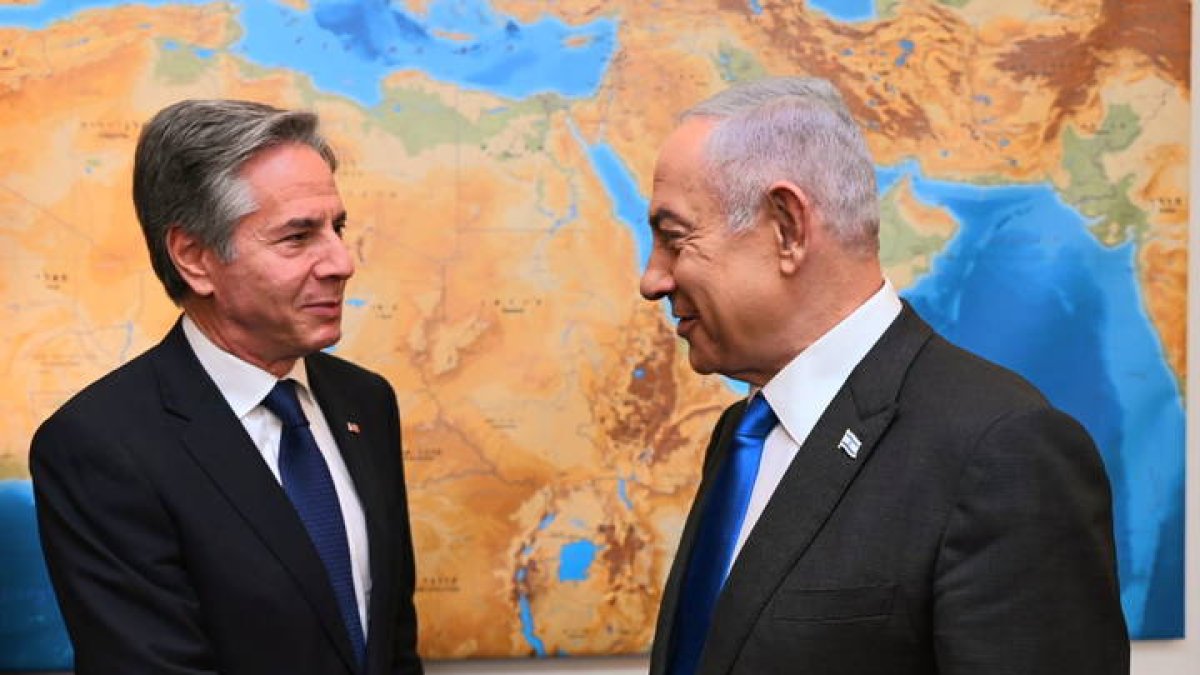El secretario de Estado norteamericano con el primer ministro israelí.