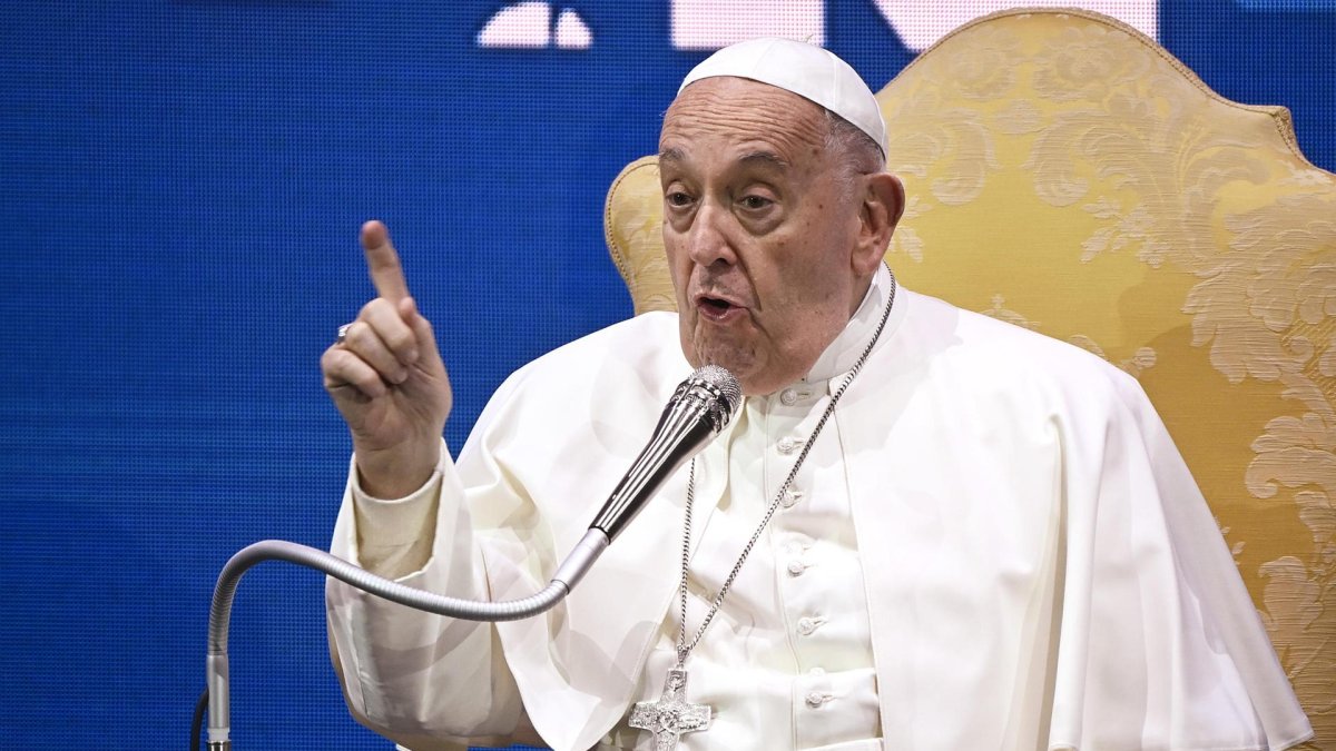 El papa Francisco pidió este viernes a los asistentes en un acto en Roma que recen por él, pero 
