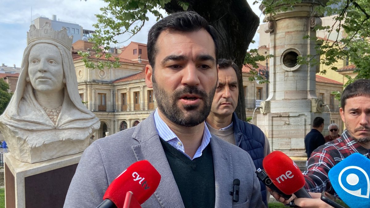 David Fernández, durante su comparecencia ante los medios de comunicación.