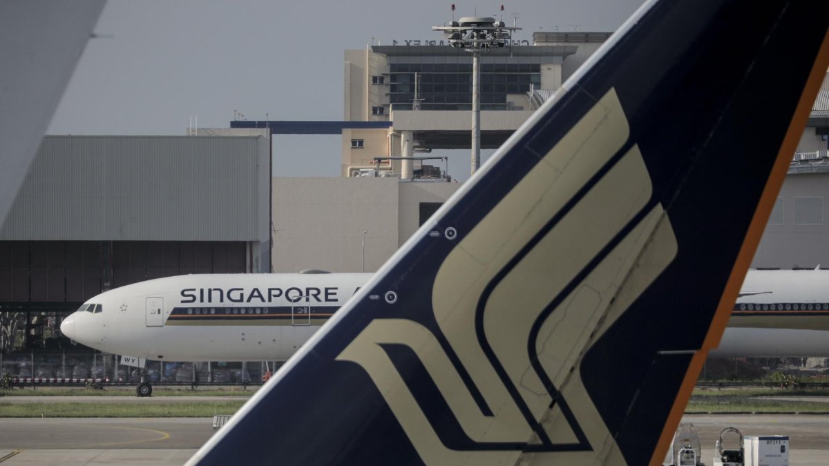 Singapore (Singapore), 30/07/2020.- Imagen de archivo de un avión de la compañía Singapore Airlines EFE/EPA/WALLACE WOON