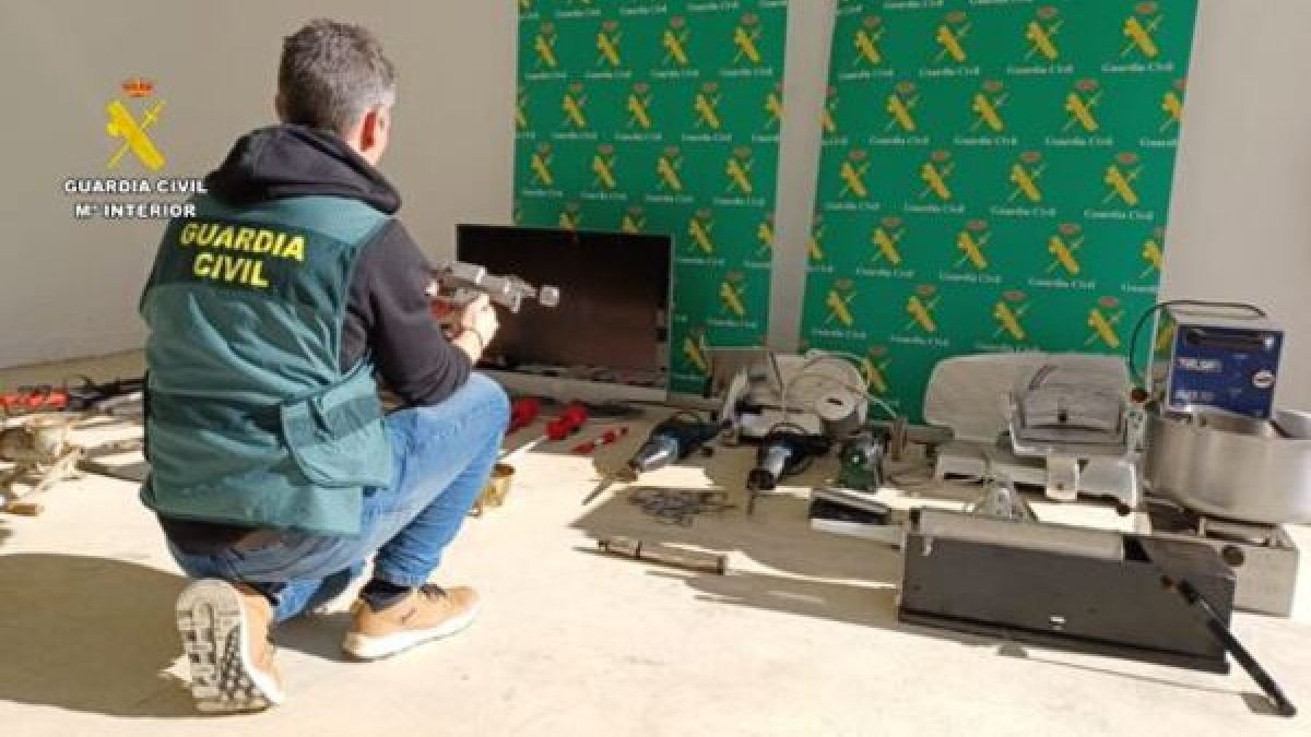 Material incautado por la Guardia Civil en la operación.