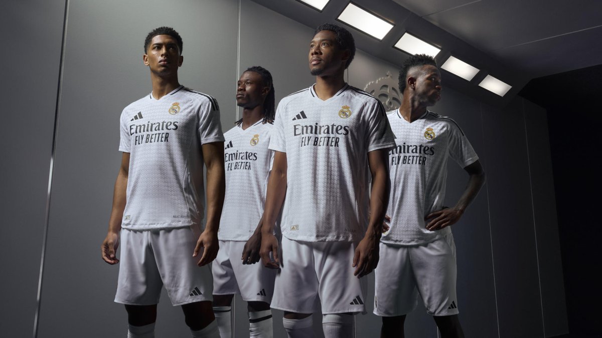 El Real Madrid y Adidas presentan la camiseta para la temporada 2024-25. En esta ocasión, es un diseño minimalista en el que el color blanco incorpora un patrón de pata de gallo personalizado con las iniciales RM. EFE/Adidas -SOLO USO EDITORIAL/SOLO DISPONIBLE PARA ILUSTRAR LA NOTICIA QUE ACOMPAÑA (CRÉDITO OBLIGATORIO)-