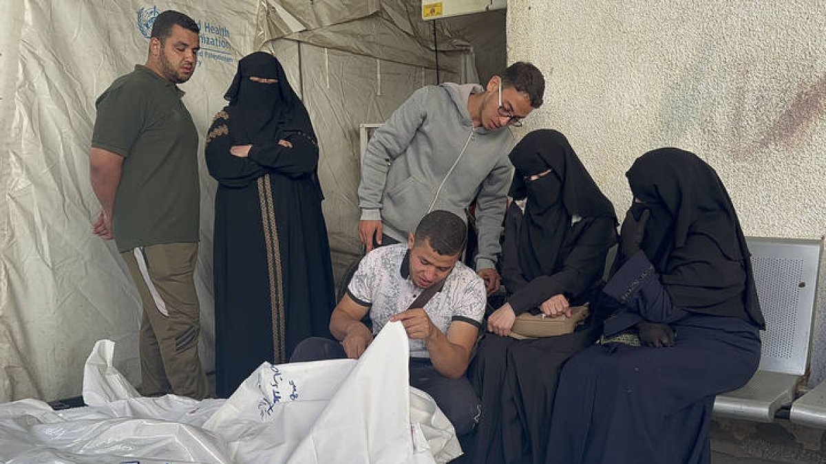 La familia Shain, de la que murieron al menos siete personas, seis de ellos menores de edad, tras el bombardeo.