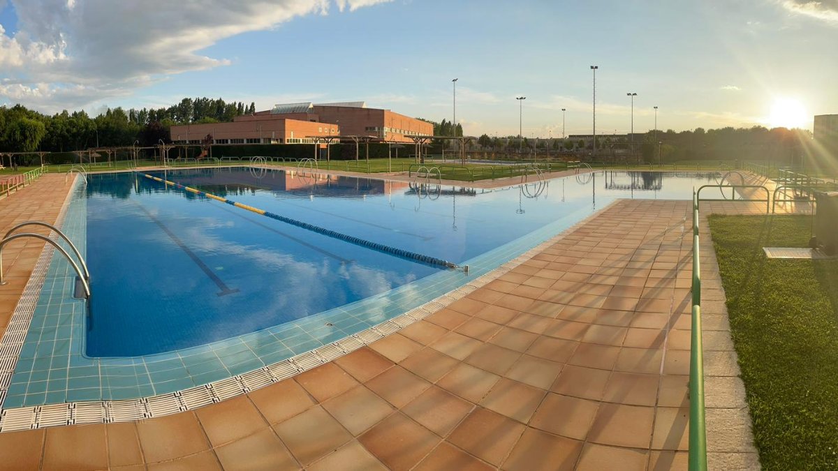 Las piscinas municipales de Astorga ya están abiertas al público.