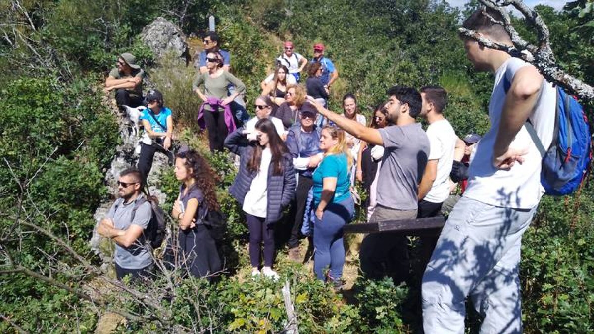 Una de las visitas guiadas realizadas en la Reserva de la Biosfera Alto Bernesga.