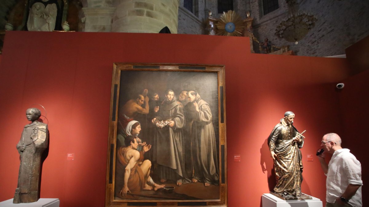 Visitantes en la exposición villafranquina de Las Edades del Hombre.