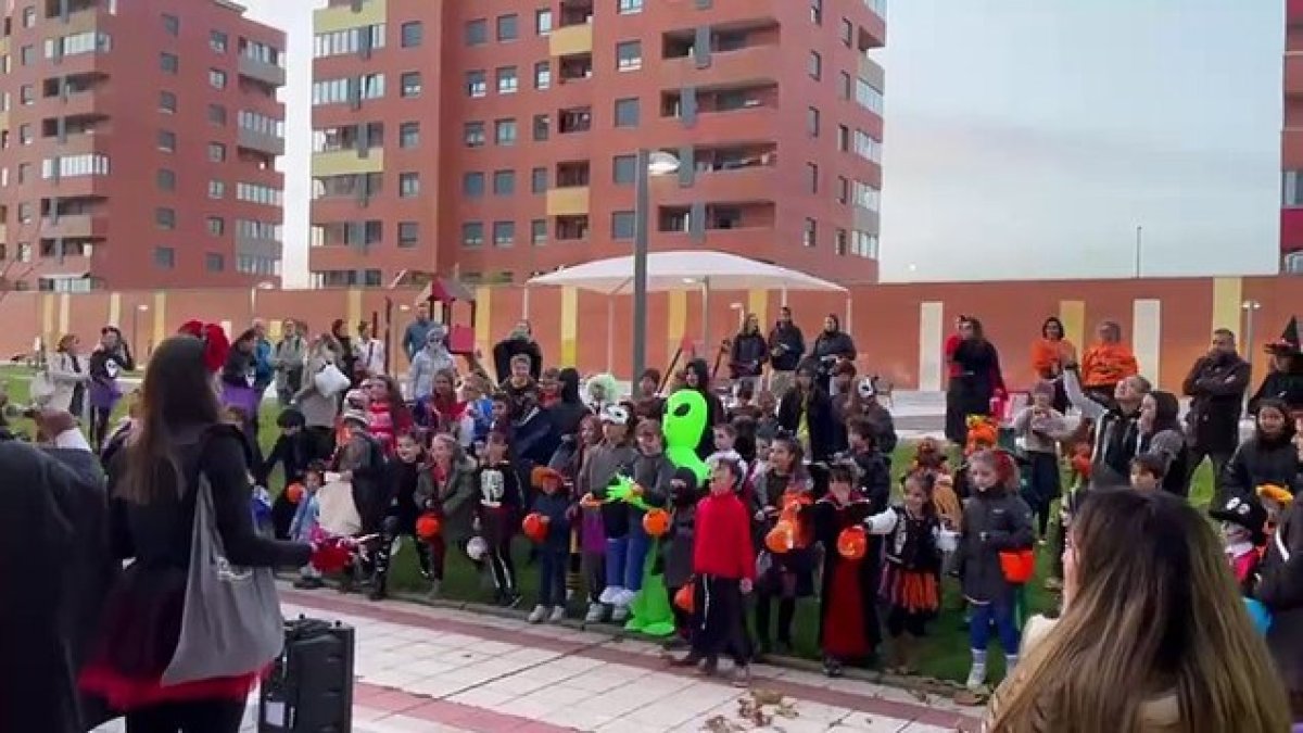 Fiesta de Halloween en el bario de Los Juncales