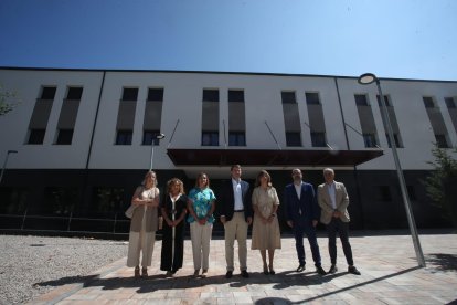 Mañueco y las autoridades presentes, en el acto.