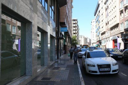 Parada de taxis de la calle Camino de Santiago, en Ponferrada.