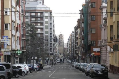 Vista de la avenida Padre Isla de León.