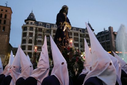 Jesús de Medinaceli. al paso por la plaza de Santo Domingo. FERNANDO OTERO