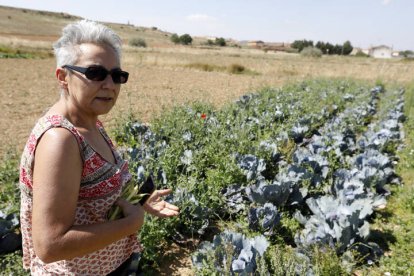 Katia Santamarta, en su finca la Huertina de Reliegos. MARCIANO PÉREZ