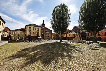 Plaza del Grano León, la más pintoresca de la ciudad. ARCHIVO