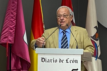 Gonzalo Santonja, en la inauguración del III Congreso de Turismo Diario de León. RAMIRO