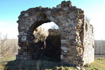 Estado de la ermita románica de Santa Marina, en Celada de la Vega. ANTONIO CORDERO CASTRO / HISPANIA NOSTRA