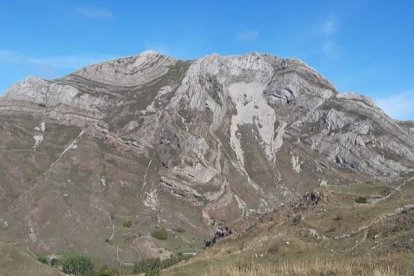 El accidente se registró en la ruta del nacimiento del río Sil (La Cueta-León). DL