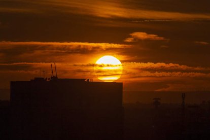 Este lunes comienza una nueva ola de calor. JAVIER BELVER