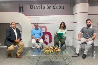 Carrera, Fernández, Rabanillo y Barrera, en la mesa redonda del III Congreso de Turismo Diario de León. RAMIRO