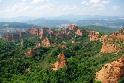 Qué ver en El Bierzo: Lugares de interés, rutas y planes