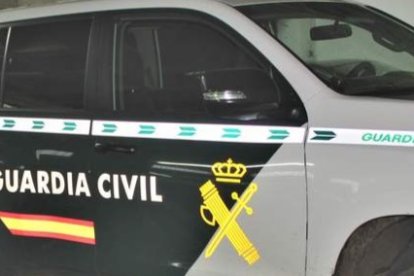 Vehículo de la Guardia Civil. DL