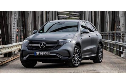 Mercedes ‘arranca’ su electrificación con el EQC, un SUV de 408 CV, tracción 4x4 y 416 kilómetros de autonomía.