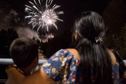 Habrá fuegos artificiales en la noche de San Juan y también en San Pedro. FERNANDO OTERO