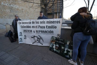 Las familias tienen ya asegurada al menos la indemnización que les reconoce el Ministerio Fiscal. RAMIRO