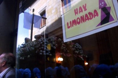 La tradición de tomar limonada acaba con la políticamente incorrecta expresión de 'matar judíos'. JESÚS F. SALVADORES