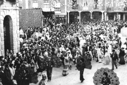 Kike Java, conocido por su pasado hostelero regentando varios bares de La Bañeza y de otras ciudades, siempre ha sido distinguido por su participación en el Carnaval con disfraces singulares y atrevidos.