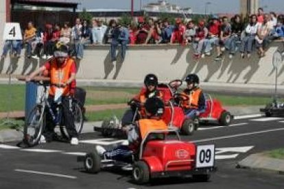 Cuatro escolares leoneses participan en el campeonato de educación vial en el parque de Papalaguinda