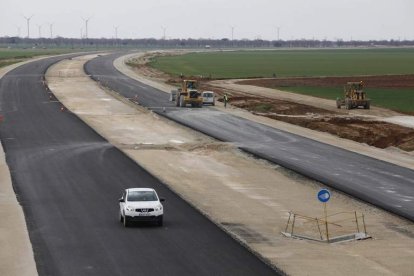 Las máquinas volvieron ya a trabajar en el trazado de la A-60 entre Villanubla y la capital vallisoletana.