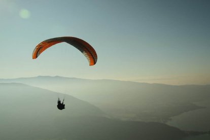 Dónde hacer parapente en León: Zonas, cursos y precios Foto: Pexels