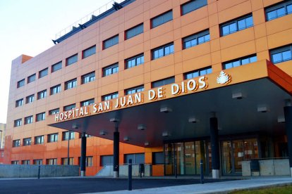 Fachada del Hospital San Juan de Dios. DL