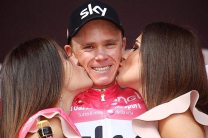 Chris Froome, con su maglia rosa.