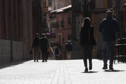 Decretan desde mañana un nuevo confinamiento en la ciudad de León por el coronavirus. F. Otero Perandones.