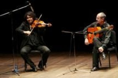 El violinista Ara Malikian junto al guitarrista José Luis Montón