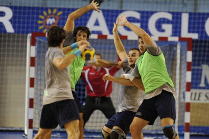 El Ademar ha entrenado intensamente para preparar este partido de Liga de Campeones.