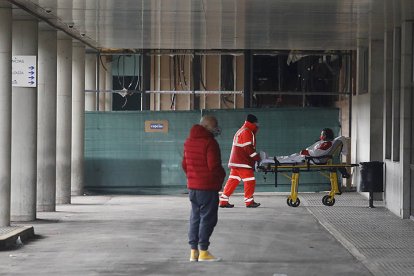 Entrada por Urgencias al Hospital de León. MARCIANO PÉREZ